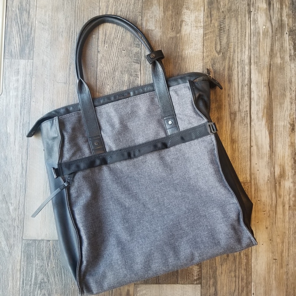 Lululemon Follow Your Bliss Bag - Picture 2 of 6